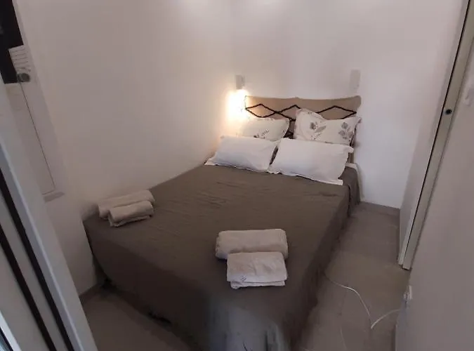 De La Roquille Διαμέρισμα *