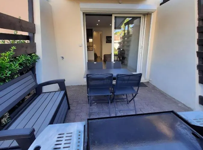 De La Roquille Διαμέρισμα *